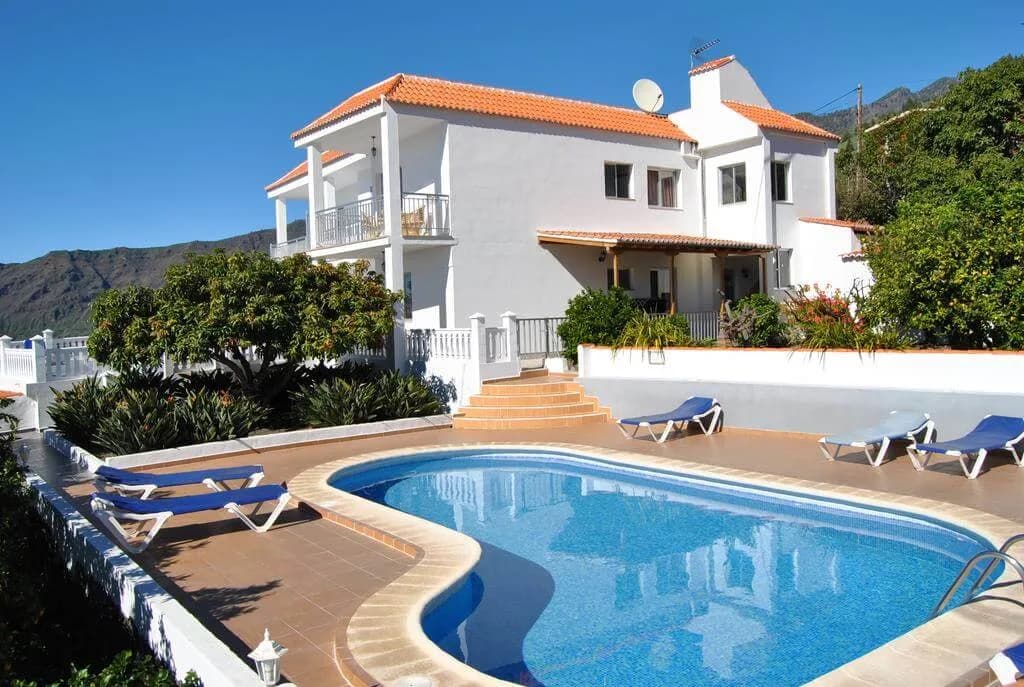 Casitas Rosheli - Image 1